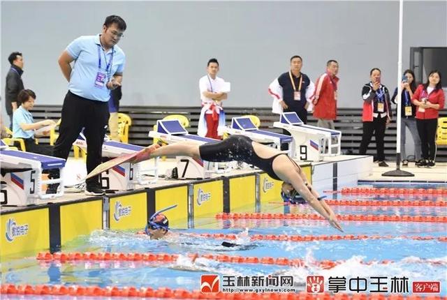 蹼泳比赛的魅力与挑战，技术与耐力的巅峰较量
