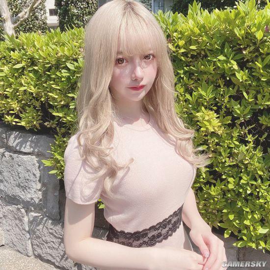 金发女演员，荧屏上的璀璨之星